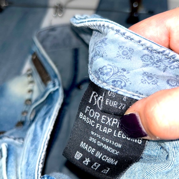 Express REROCK Low Rise Jeggings Size 4 28” Inseam - Picture 6 of 8